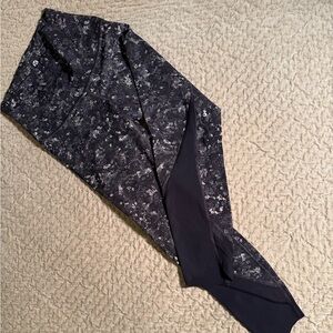 Lululemon wunder under scalloped hem high rise crop 23